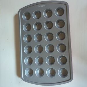 Pier 1 Mini 24 Muffin Pan